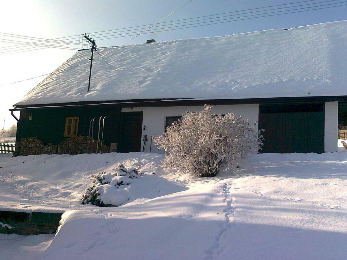 Stylova Chalupa Na Kraji Narodniho Parku Sumava Strunkov Buitenkant foto